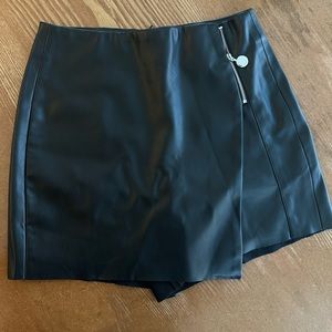 Zara Black Faux Leather Skort